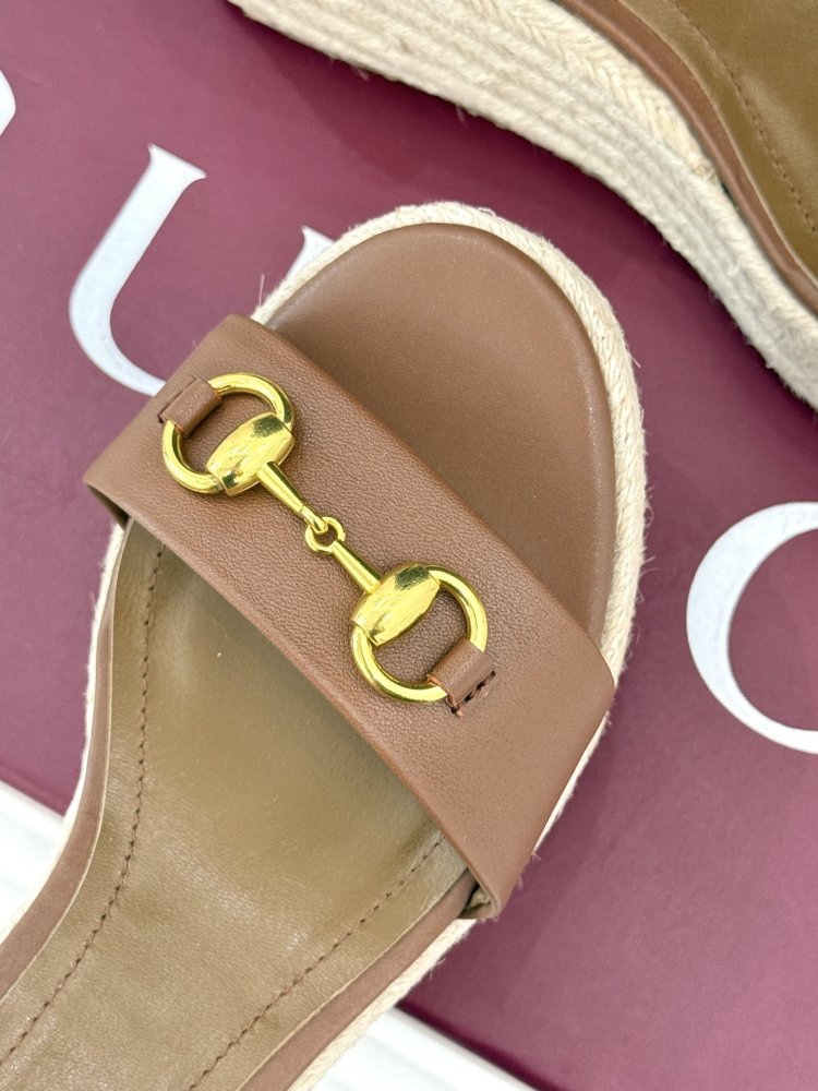 Босоножки фото 7