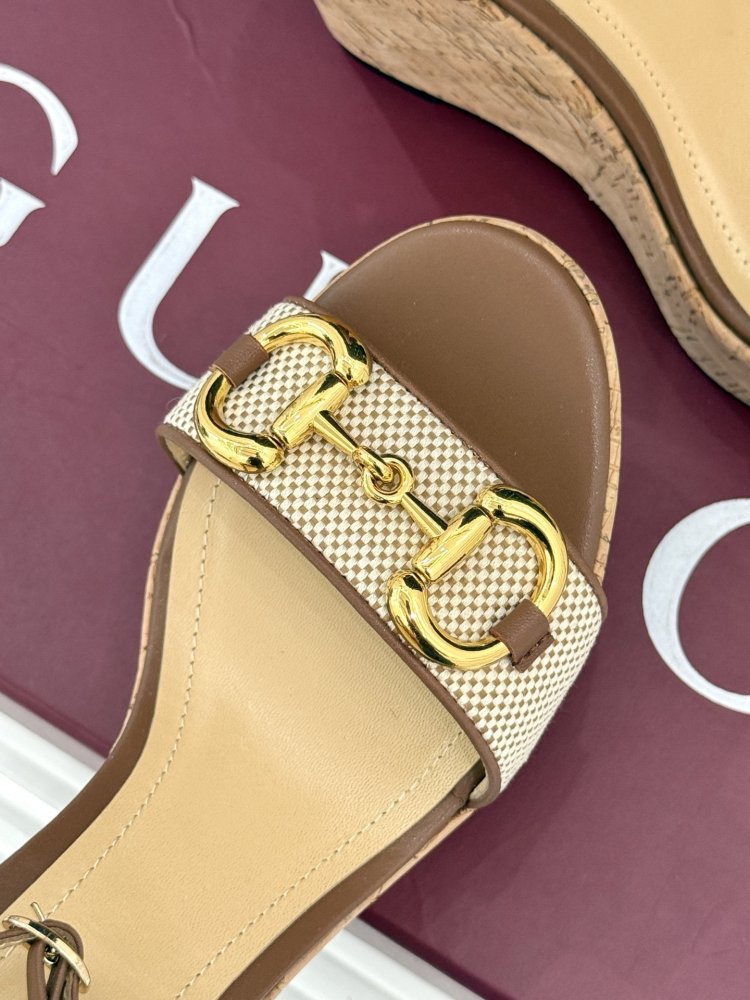 Босоножки фото 7