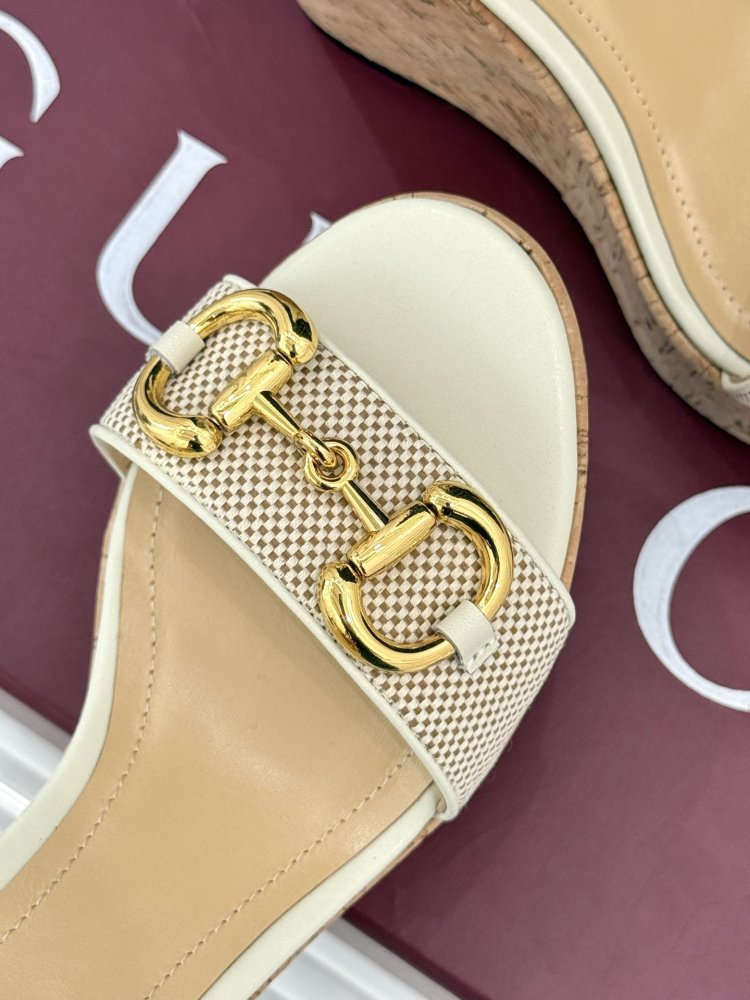 Босоножки фото 7