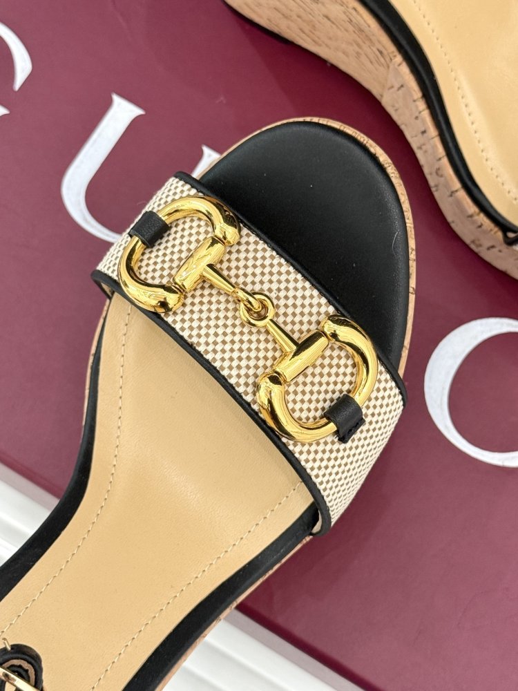 Босоножки фото 7