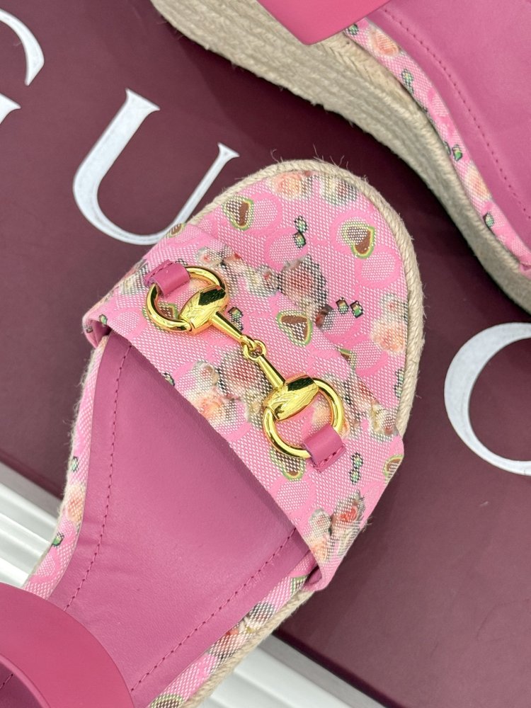 Босоножки фото 7