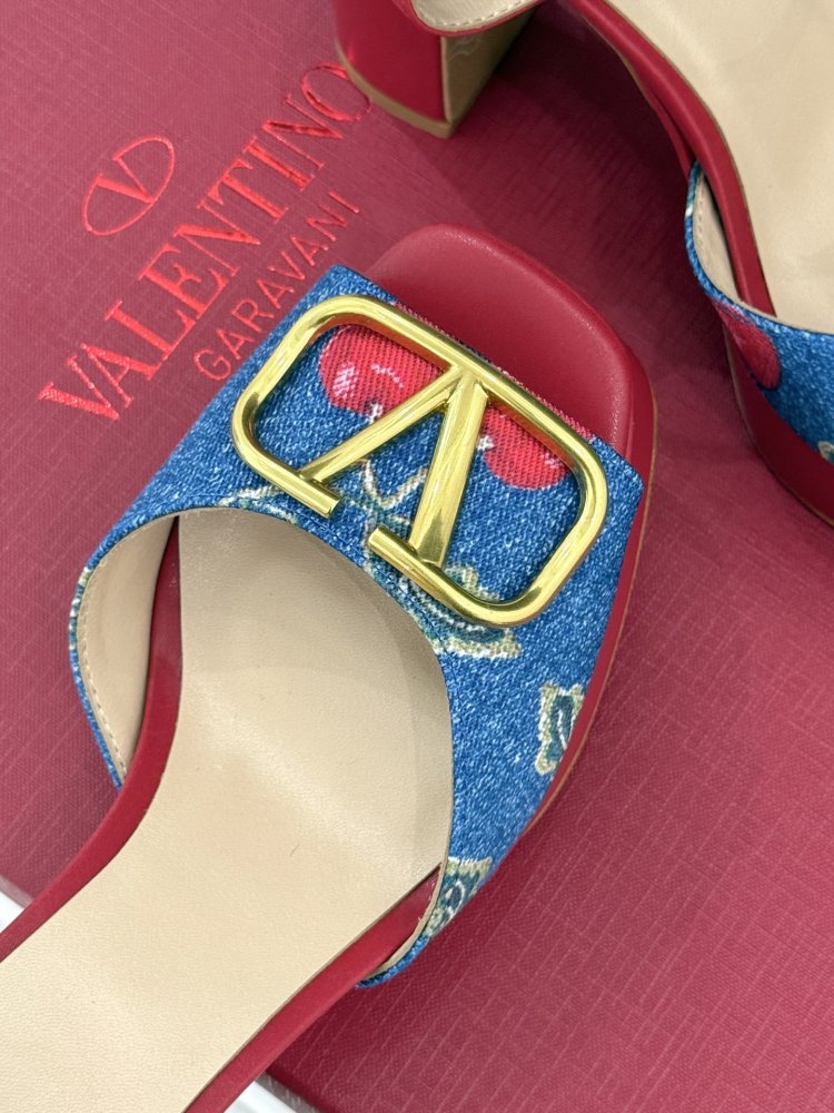 Босоножки фото 7