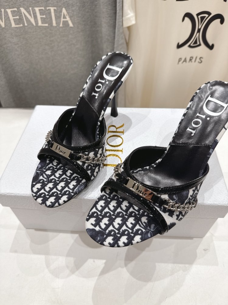 Босоножки фото 7