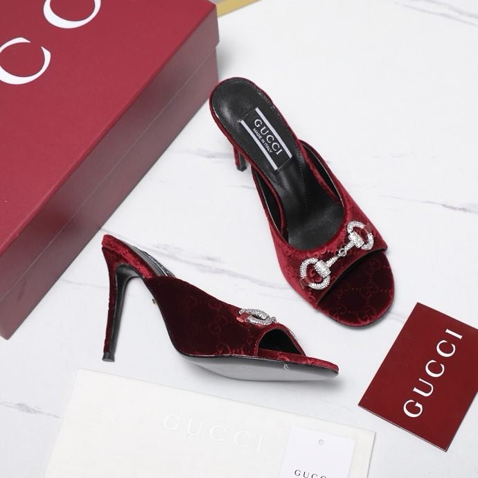 Босоножки фото 7