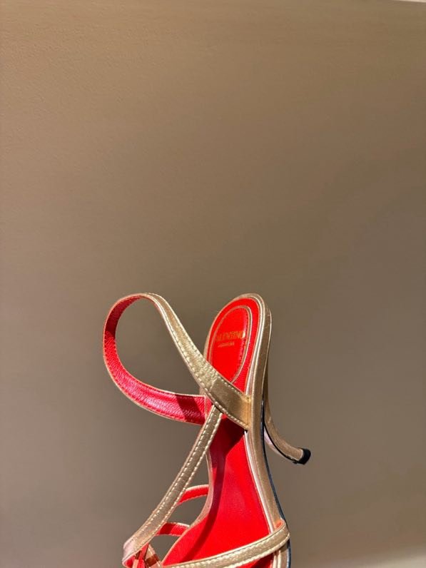 Босоножки фото 7