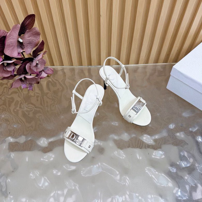 Босоножки фото 7