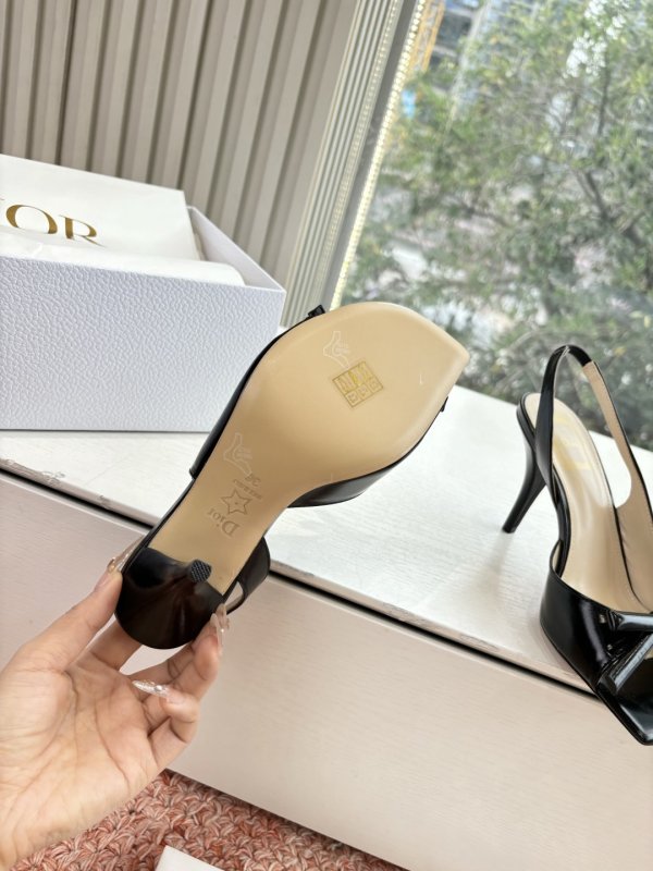 Босоніжки фото 7