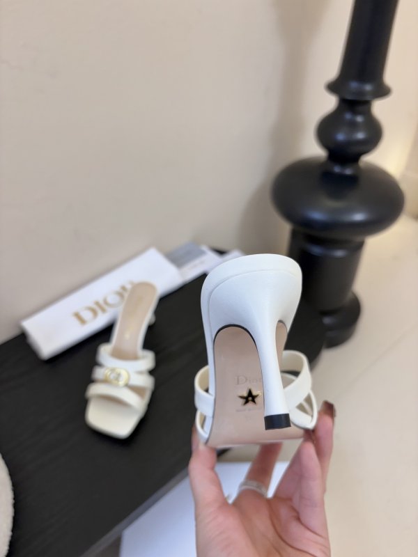 Босоніжки фото 7