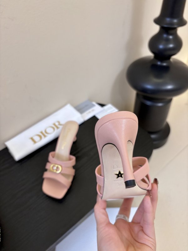 Босоніжки фото 7