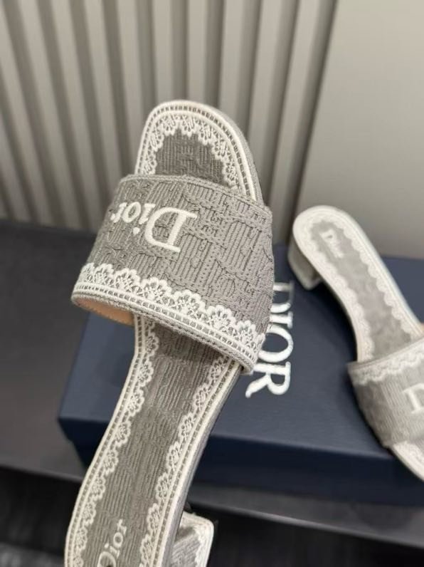 Босоножки фото 7