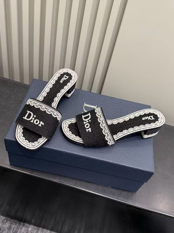 Босоножки фото 7