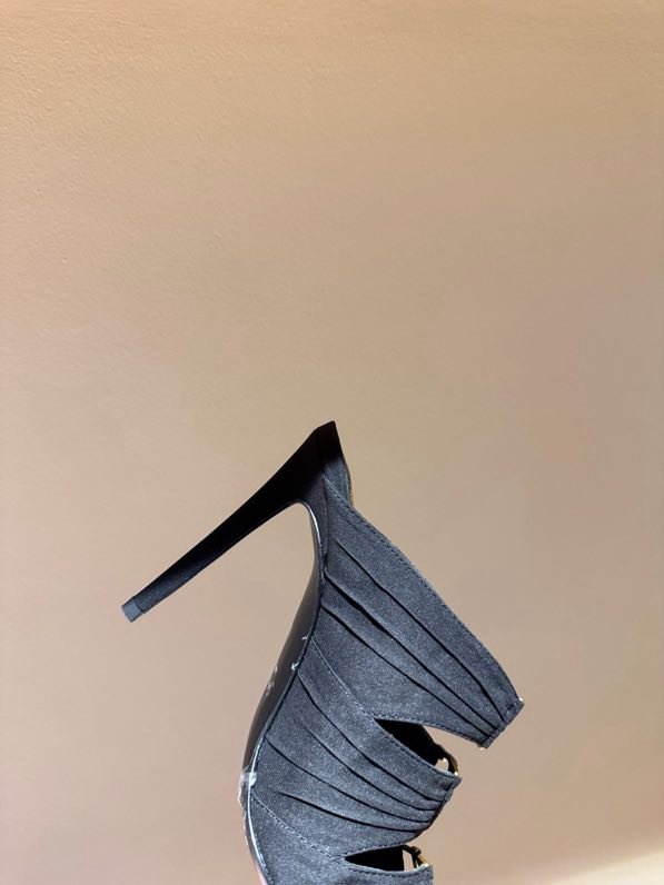 Босоножки фото 7