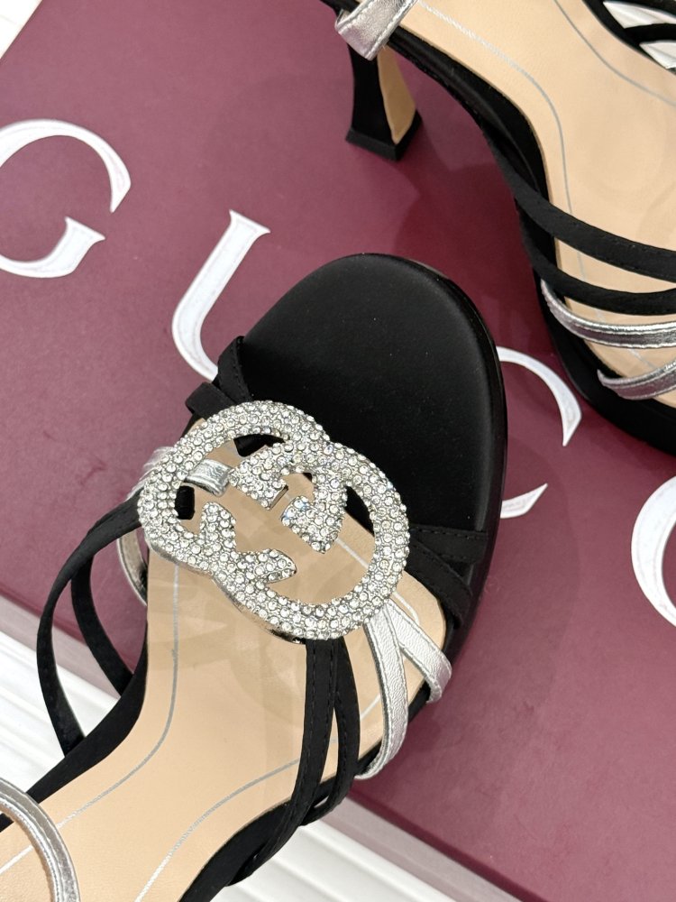 Босоножки фото 7