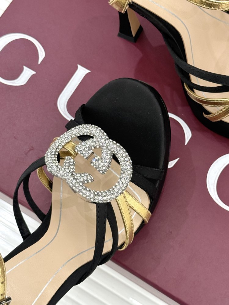 Босоножки фото 7