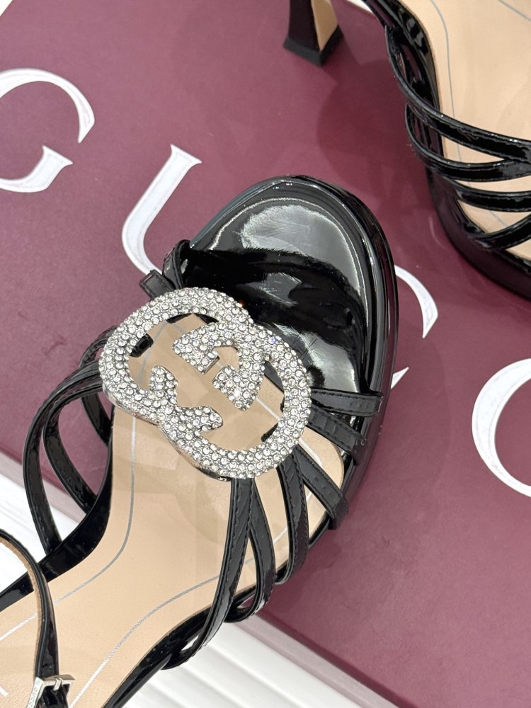 Босоножки фото 7