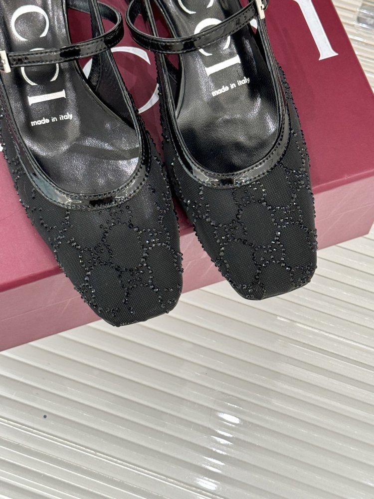 Босоножки фото 7