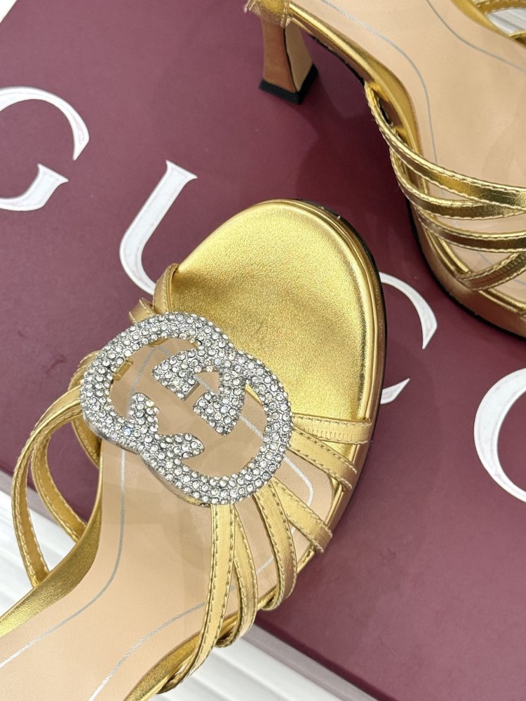 Босоножки фото 7