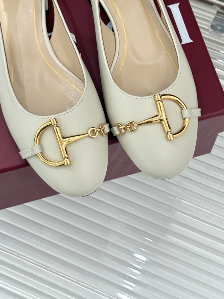 Босоножки фото 7