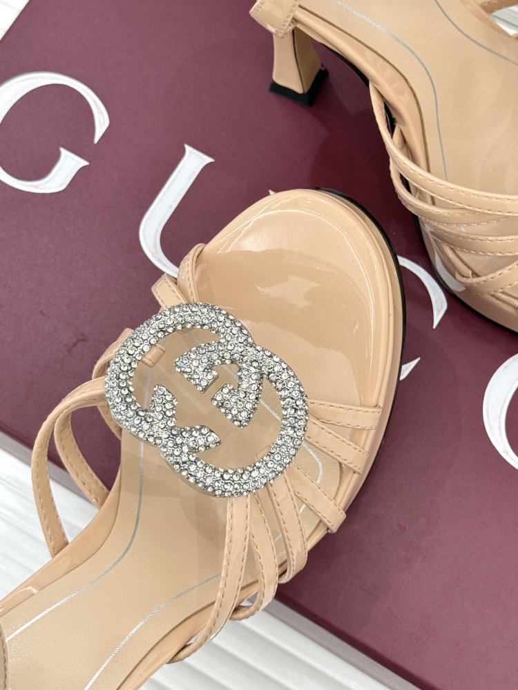 Босоножки фото 7