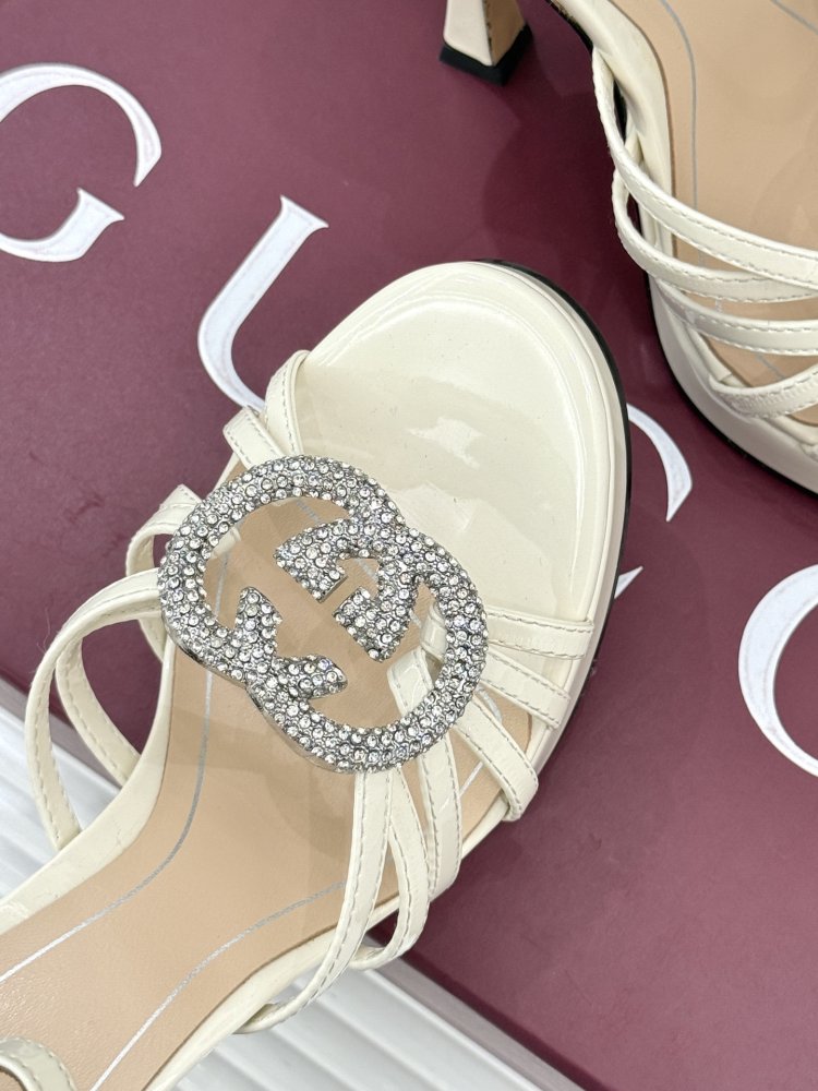 Босоножки фото 7