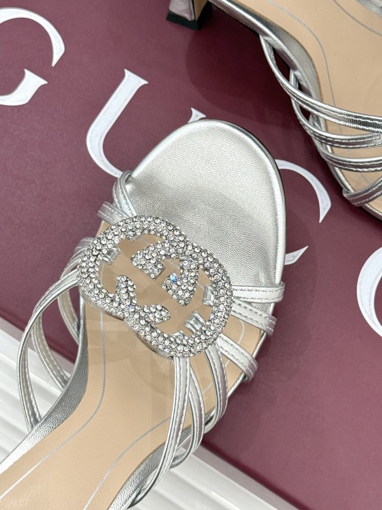 Босоножки фото 7