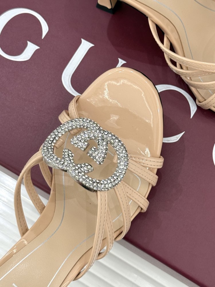 Босоножки фото 7