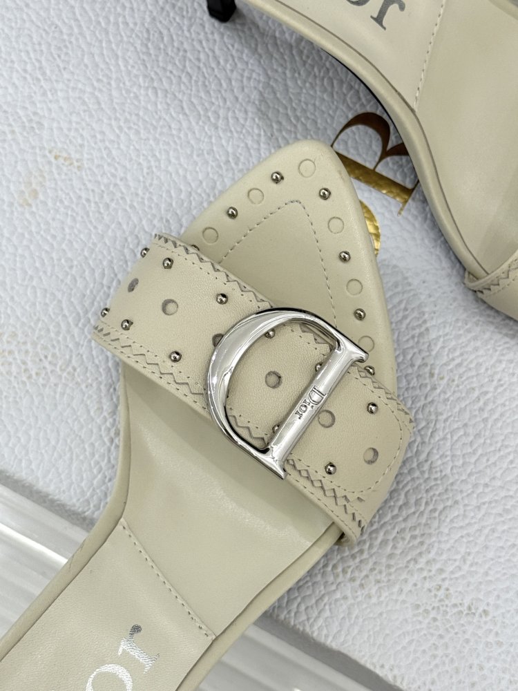 Босоножки фото 7