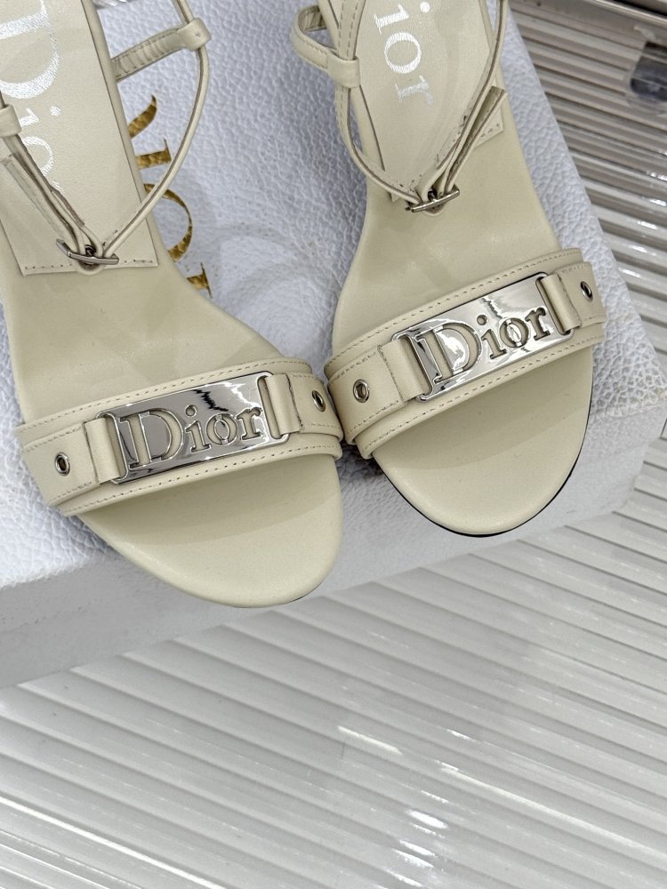 Босоножки фото 7