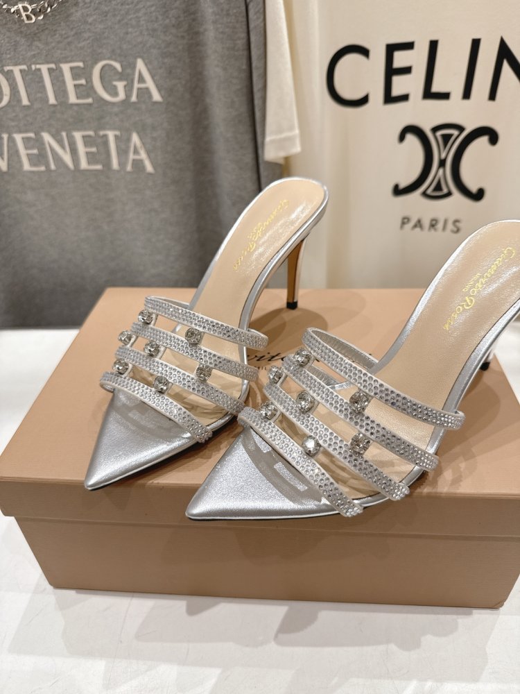 Босоножки фото 7