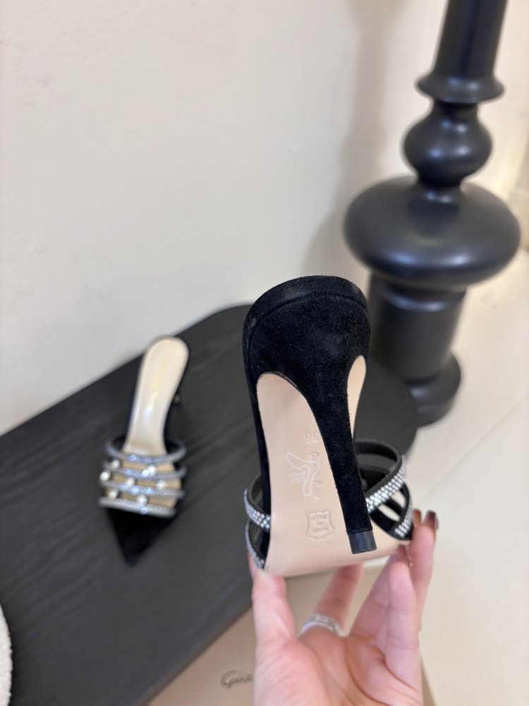 Босоножки фото 7