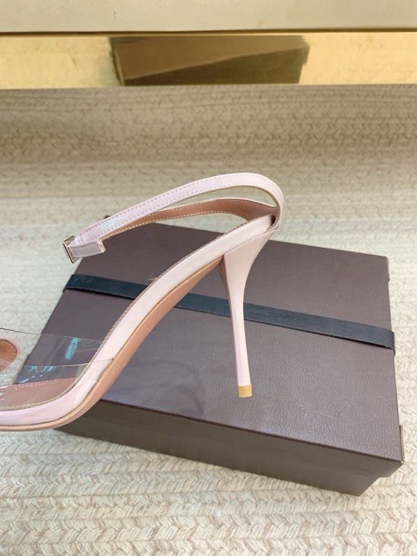 Босоножки фото 7