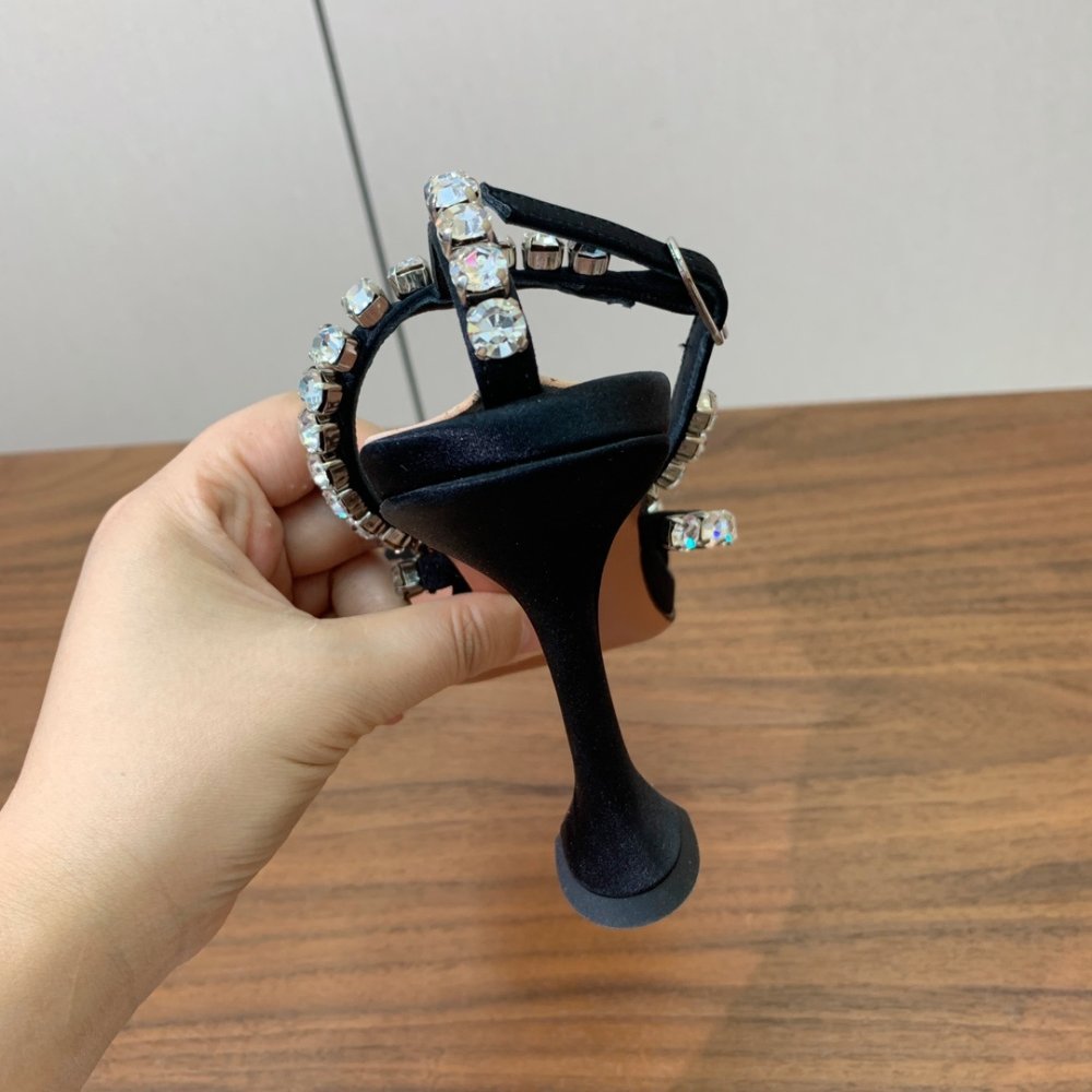 Босоножки фото 8