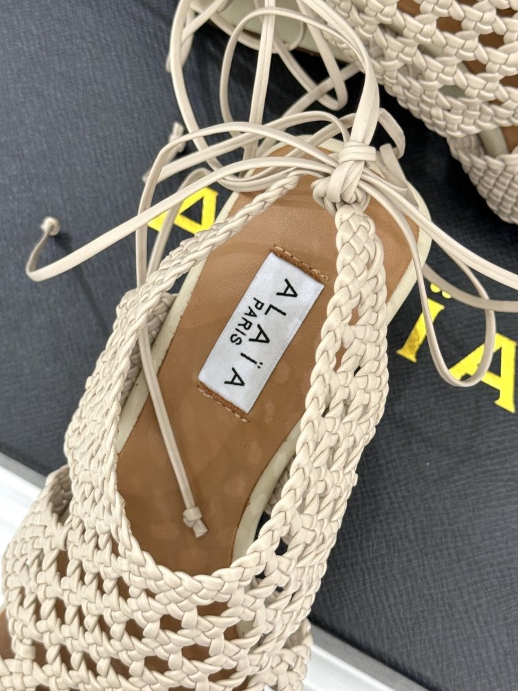 Босоніжки фото 8