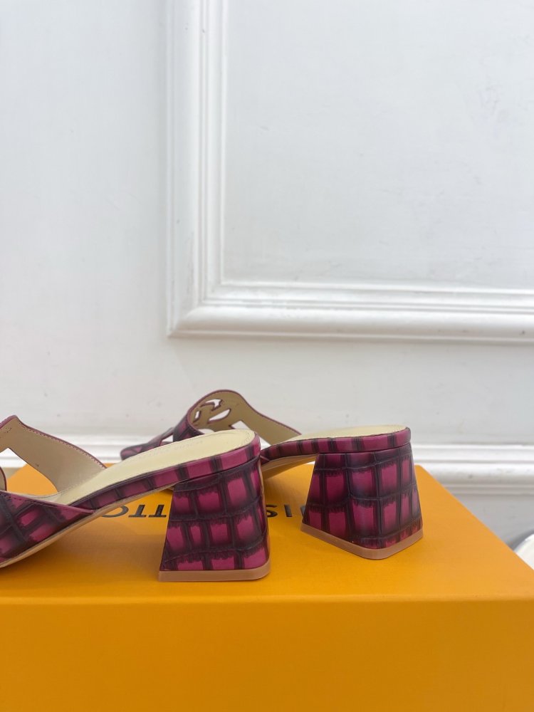 Босоножки фото 8