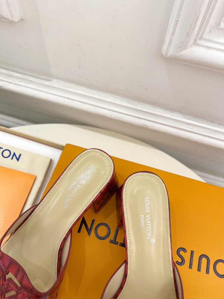 Босоножки фото 8