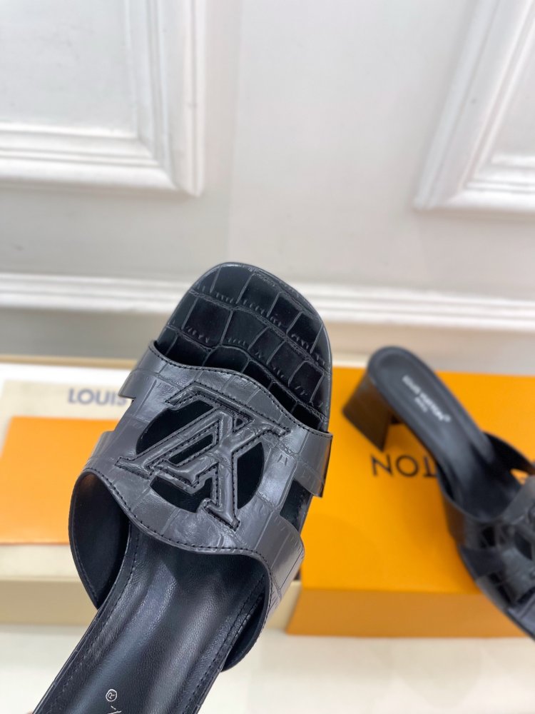 Босоножки фото 8