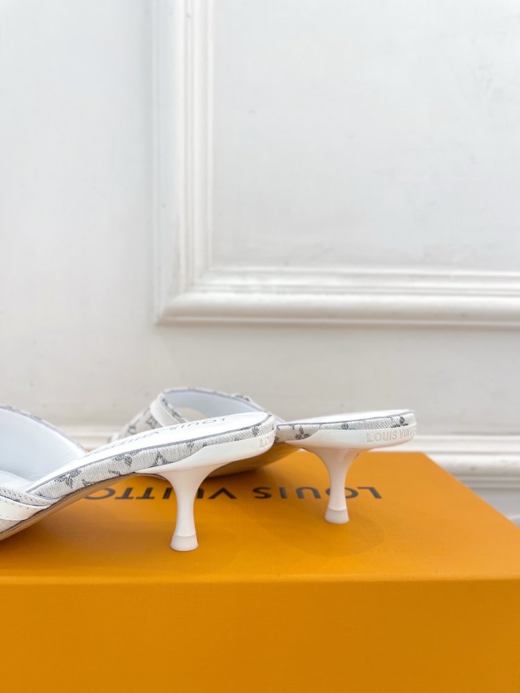 Босоножки фото 8