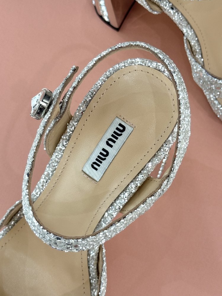 Босоножки фото 8