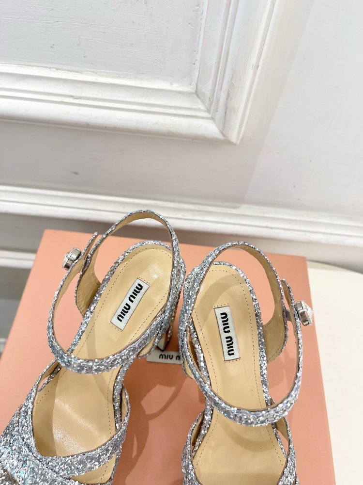 Босоніжки фото 8