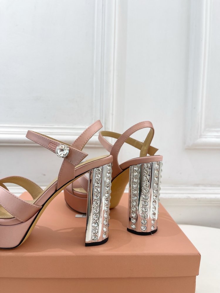 Босоножки фото 8