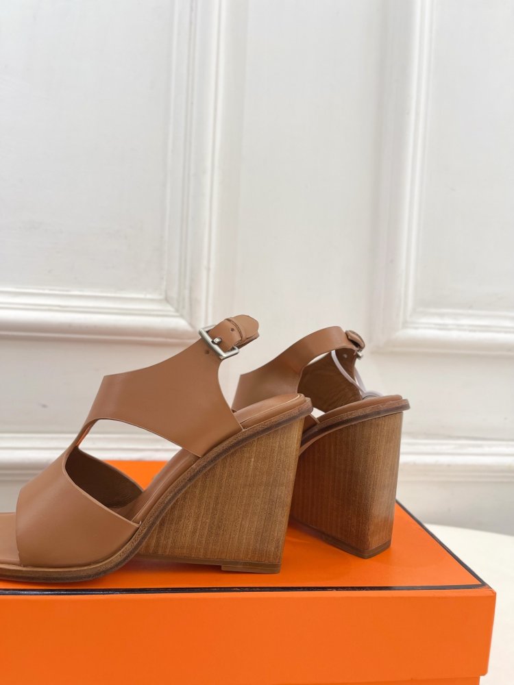 Босоножки фото 8