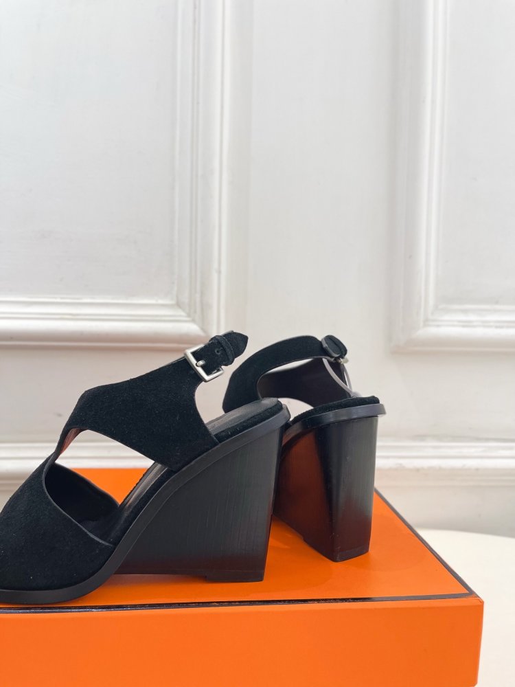 Босоножки фото 8