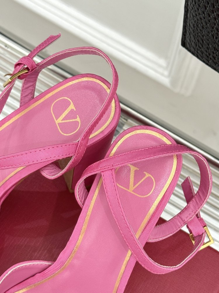 Босоножки фото 8