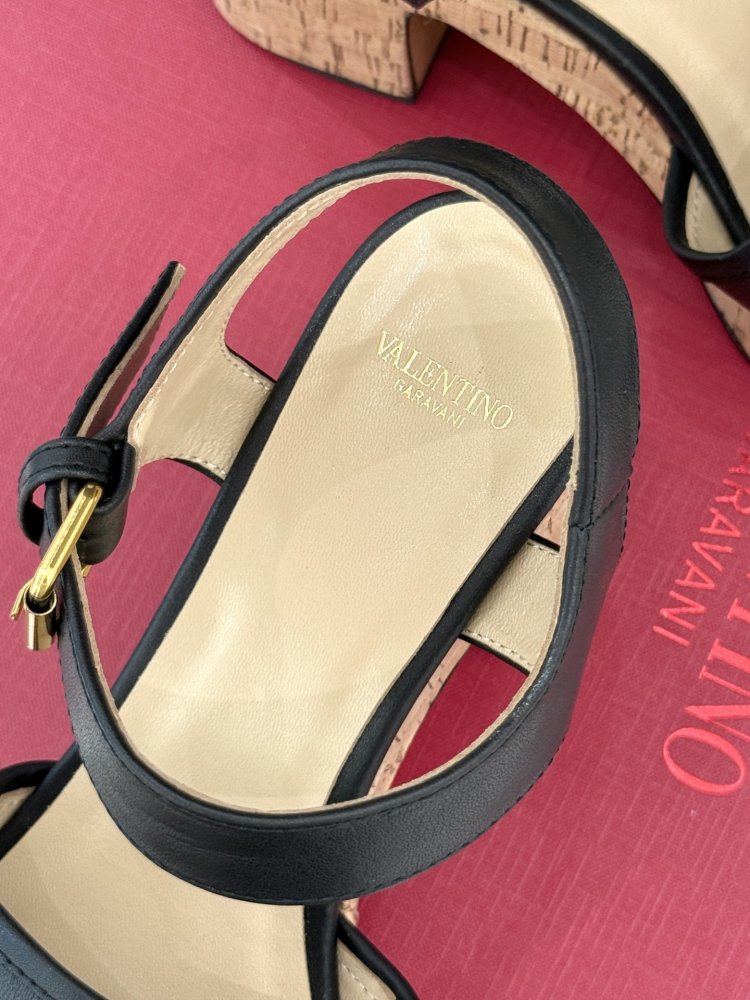 Босоножки фото 8