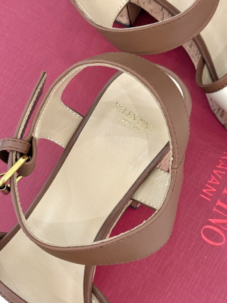 Босоножки фото 8