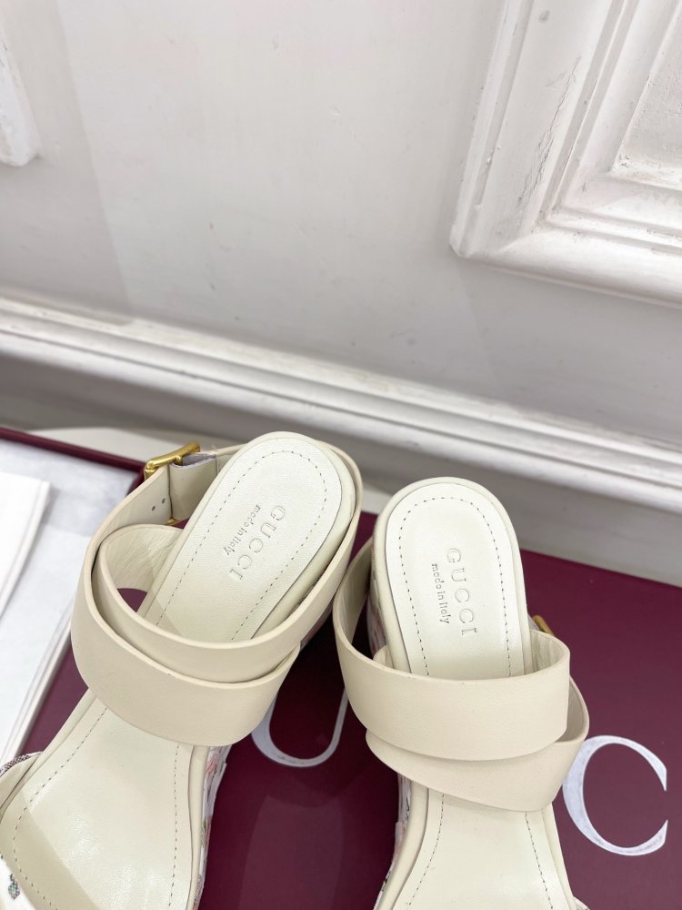 Босоножки фото 8