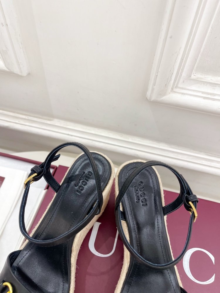 Босоножки фото 8