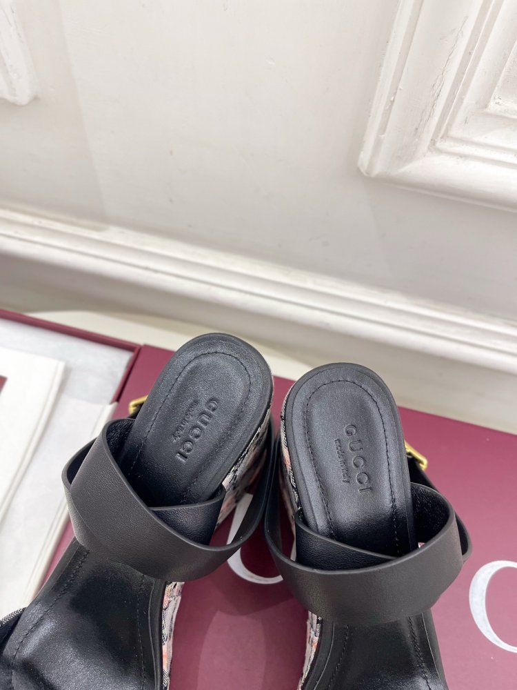 Босоножки фото 8