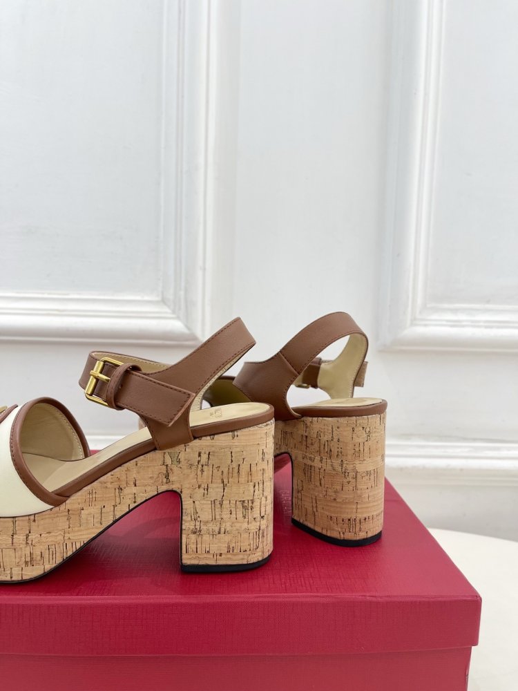 Босоножки фото 8