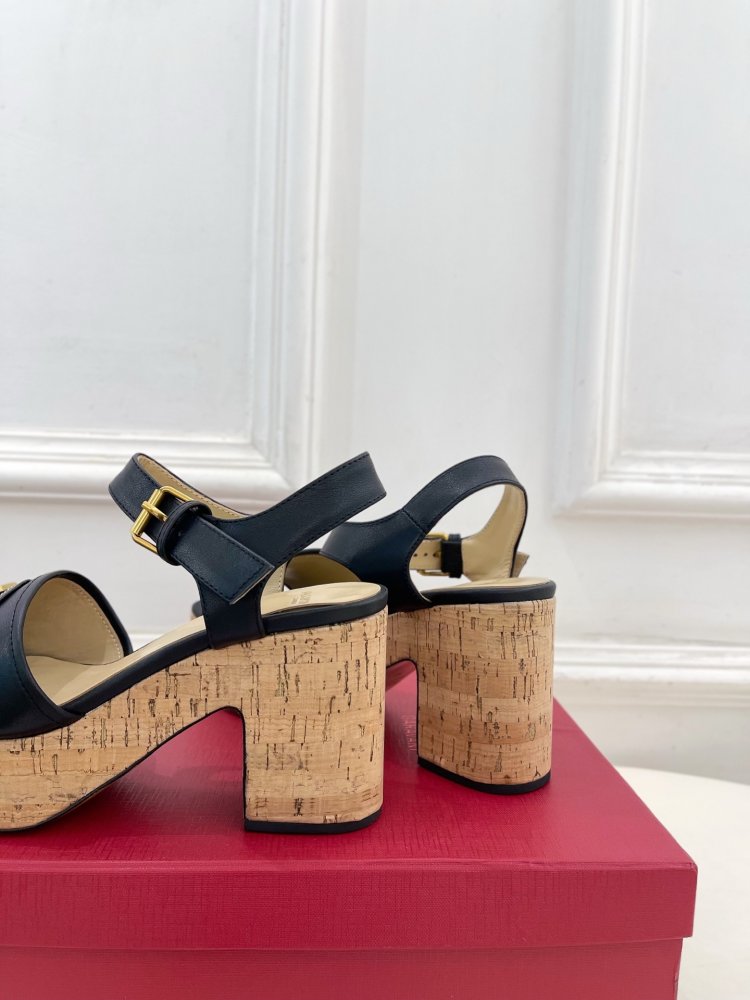 Босоніжки фото 8